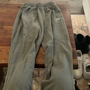 Alo yoga green sweatpants size small